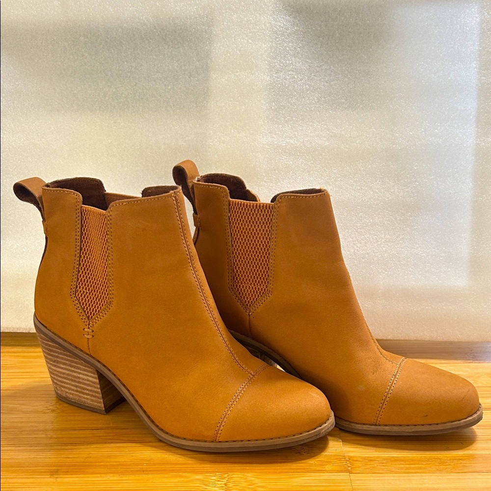 TOMS Everly Suede Chelsea Ankle Boots Desert Tan Block Heel Women’s 8